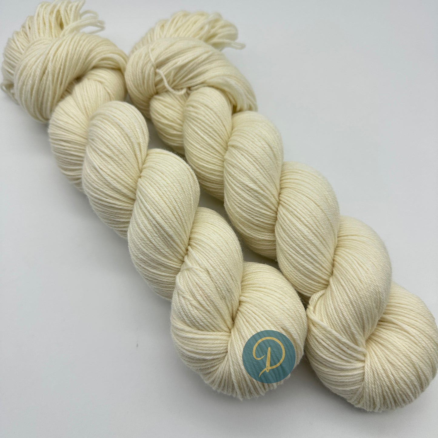 Handgefärbte Sockenwolle, 4-fach Wolle, 100 g, Nr. 0A *Ungefärbt*