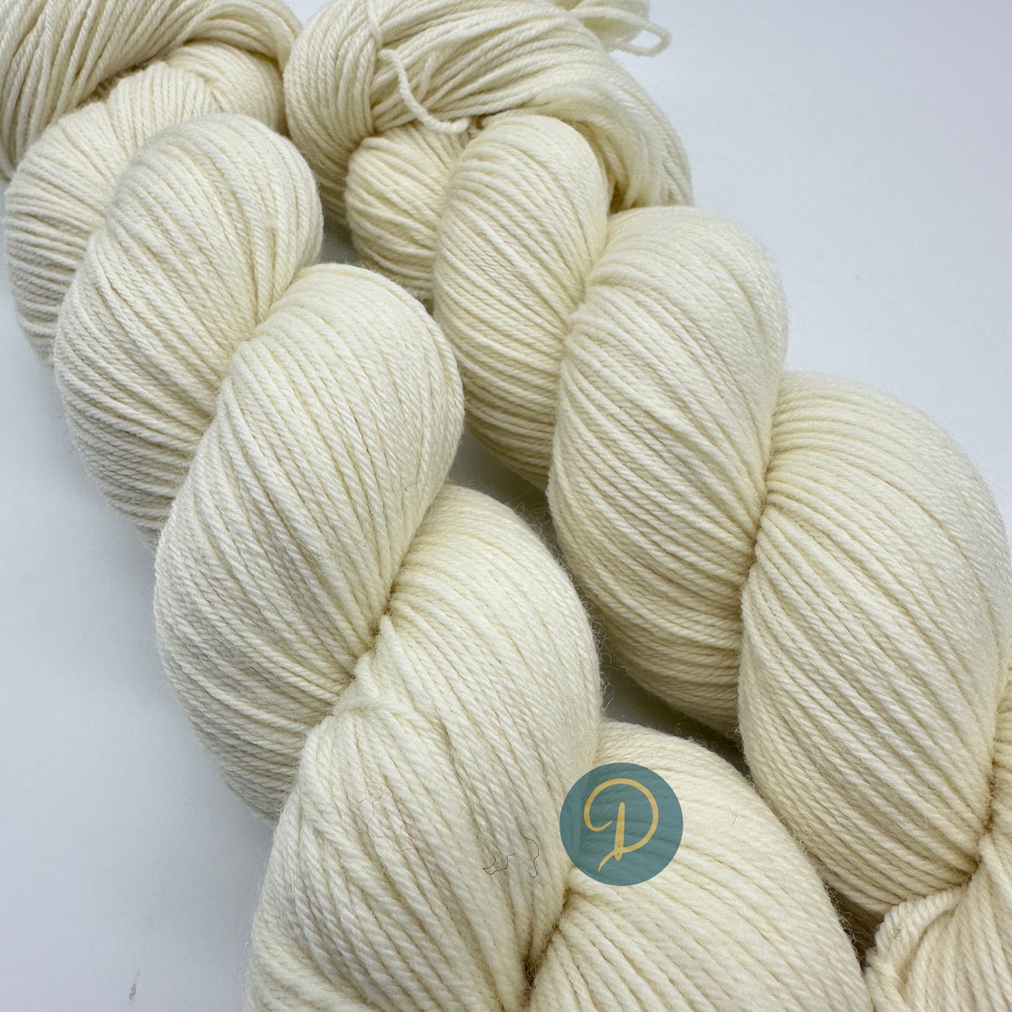 Handgefärbte Sockenwolle, 4-fach Wolle, 100 g, Nr. 0A *Ungefärbt*