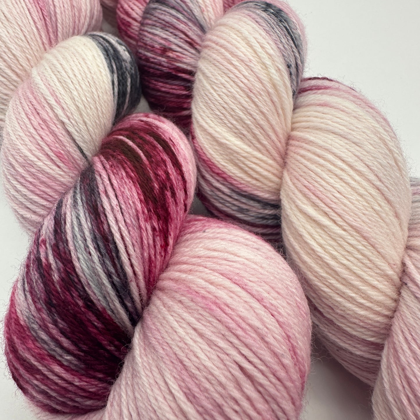 Handgefärbte Sockenwolle, 4-fach Wolle, 100 g, Nr. 19A