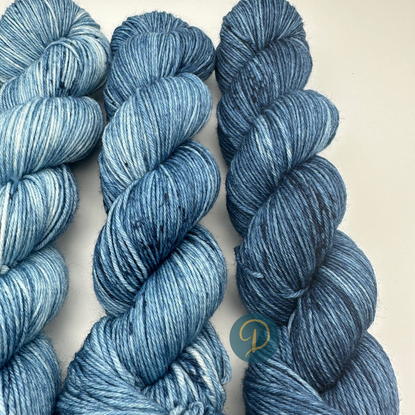 Fade Set 4-fach, handgefärbte Wolle, 6 Stränge x 100g, Nr. F8