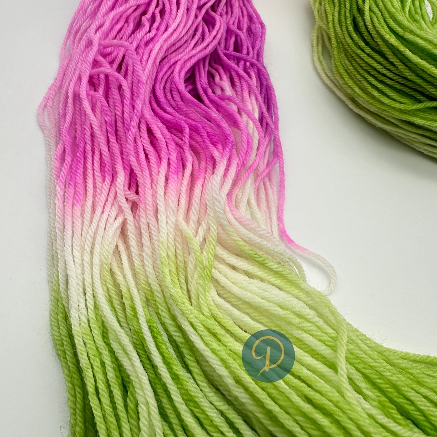 Handgefärbte Sockenwolle, wildernde 4-fach Wolle, 100 g, Nr. 81