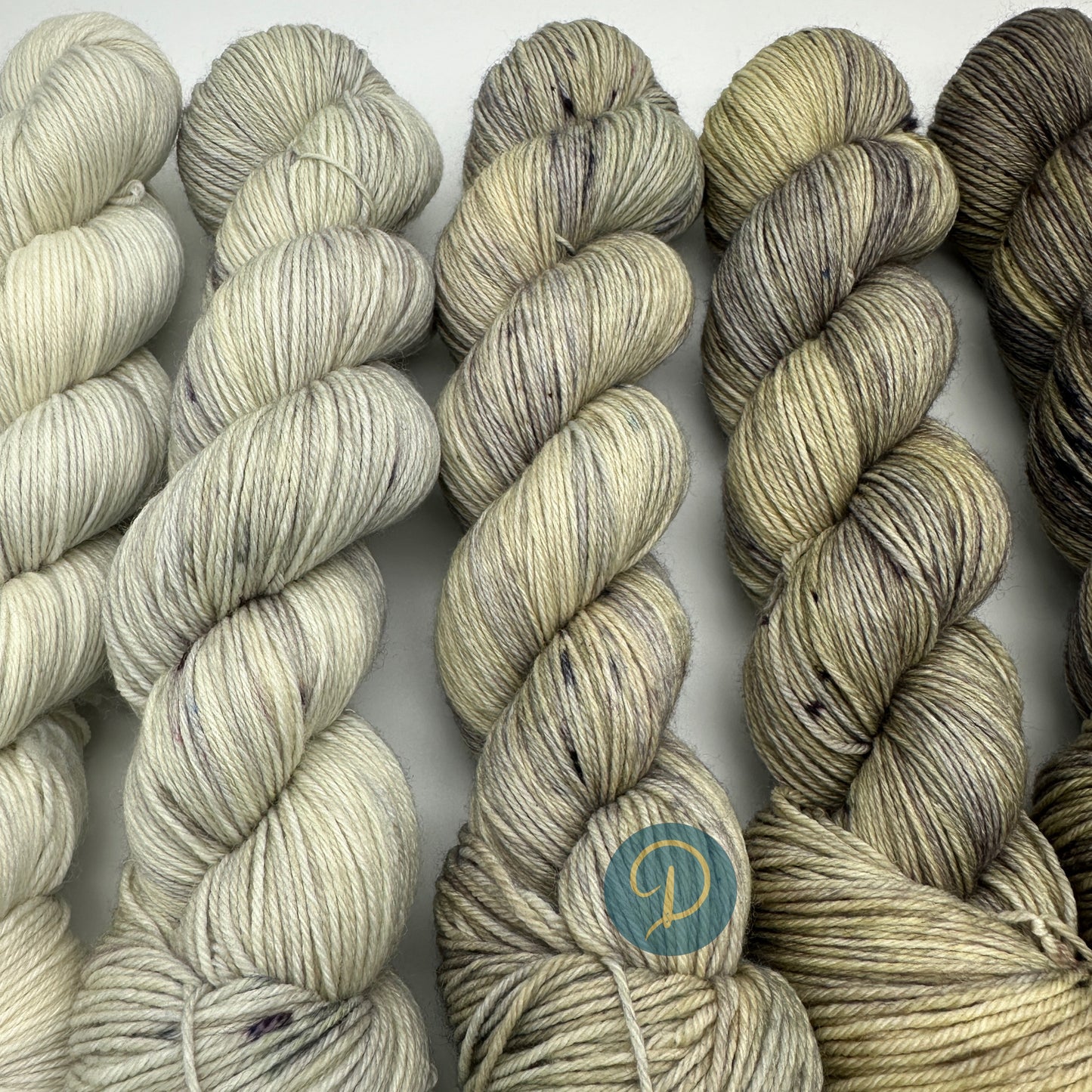 Fade Set 4-fach, handgefärbte Wolle, 6 Stränge x 100g, Nr. F9
