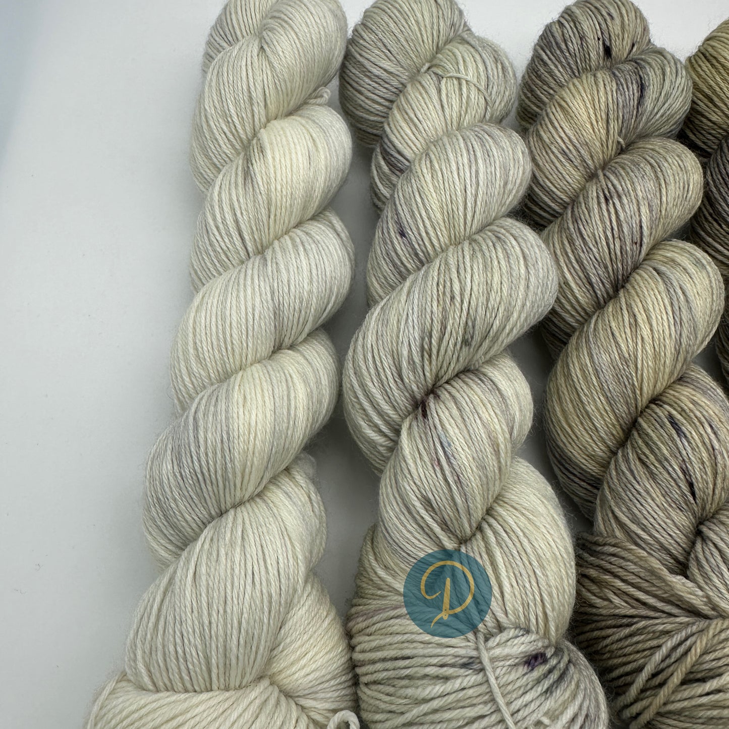 Fade Set 4-fach, handgefärbte Wolle, 6 Stränge x 100g, Nr. F9