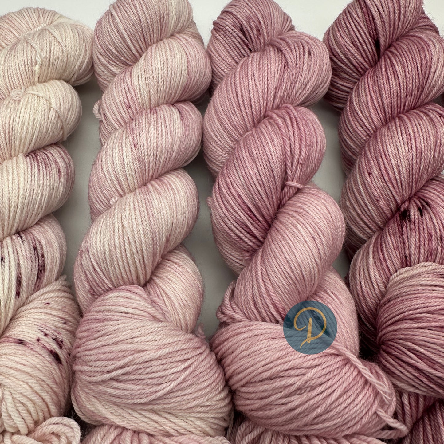 Fade Set 4-fach, handgefärbte Wolle, 6 Stränge x 100g, Nr. F11