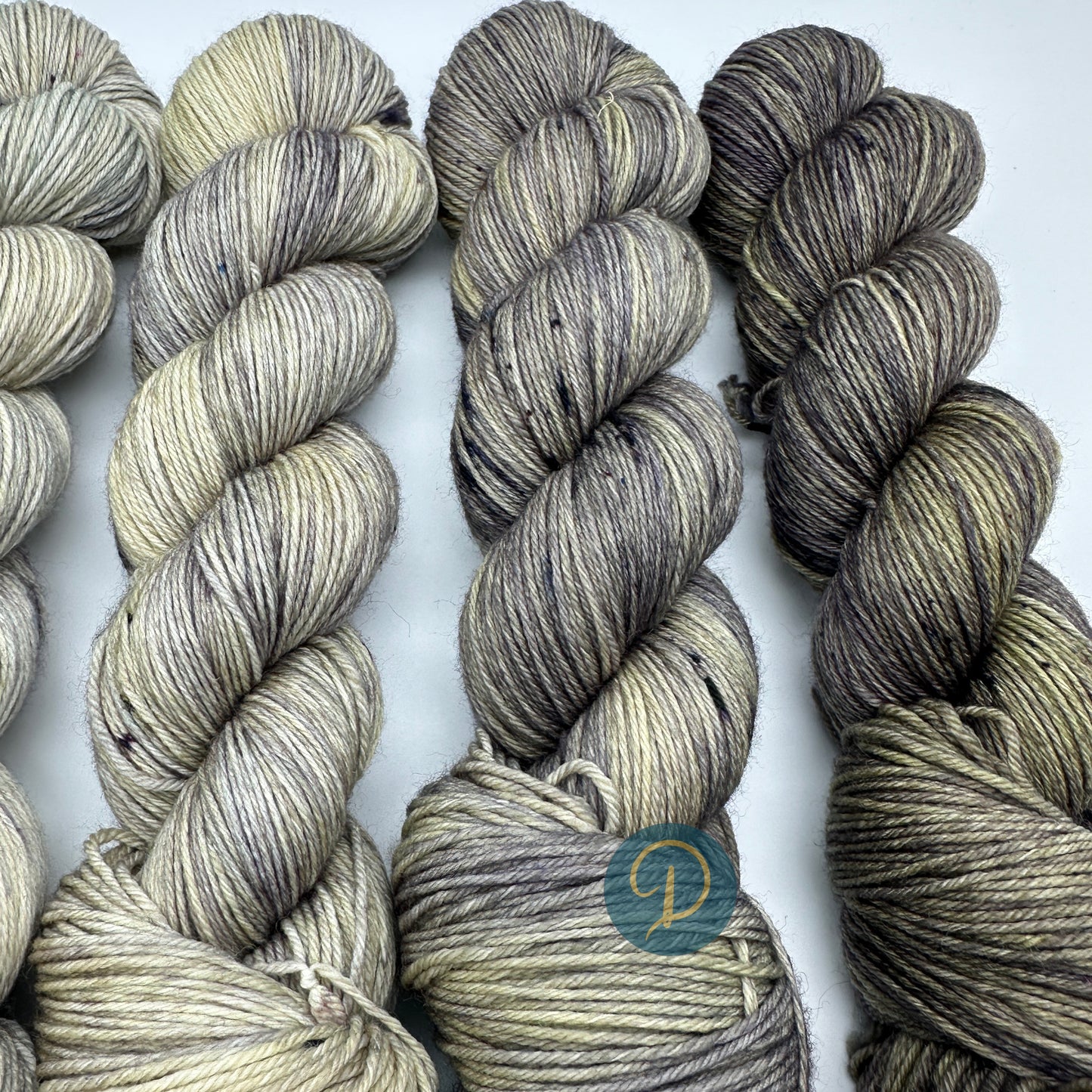 Fade Set 4-fach, handgefärbte Wolle, 6 Stränge x 100g, Nr. F9