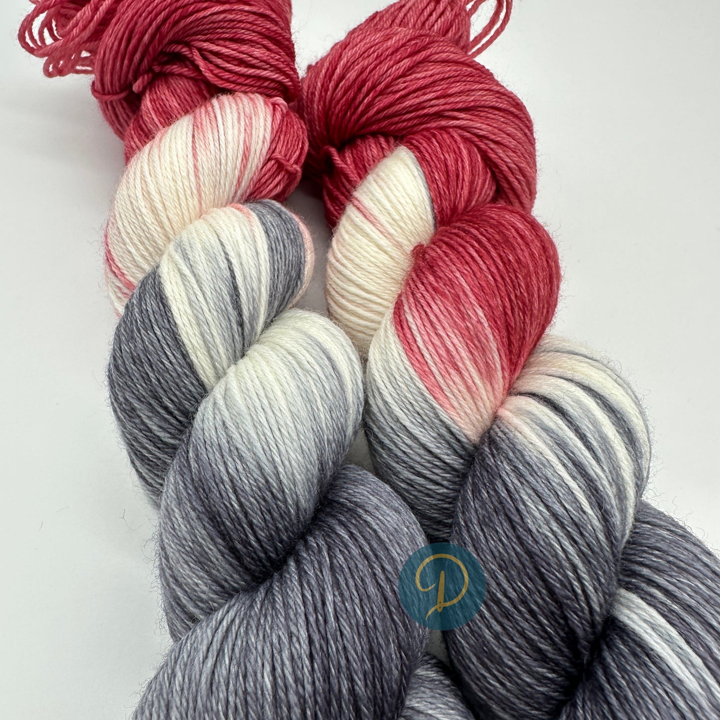 Handgefärbte Sockenwolle, wildernde 4-fach Wolle, 100 g, Nr. 113