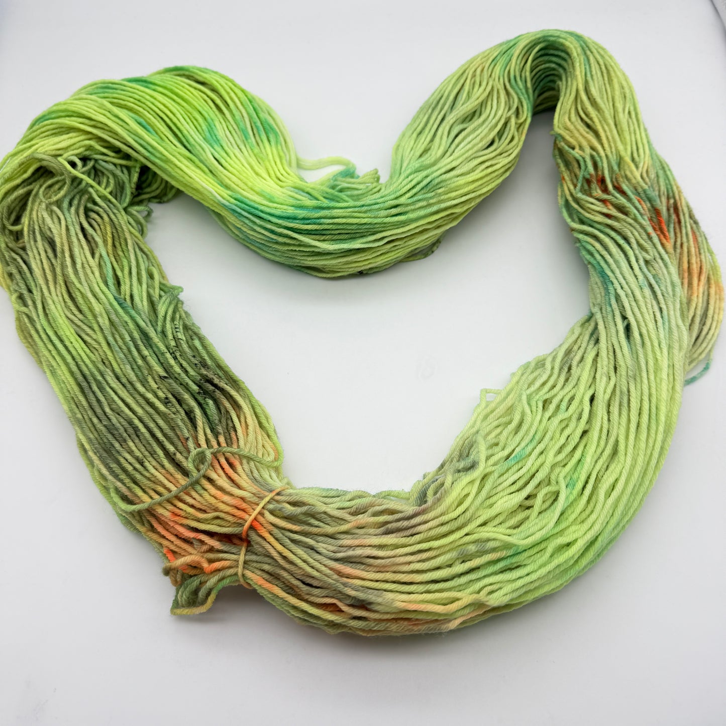 Handgefärbte Wolle, Sockenwolle 6-fach, 150 g, Nr. 679