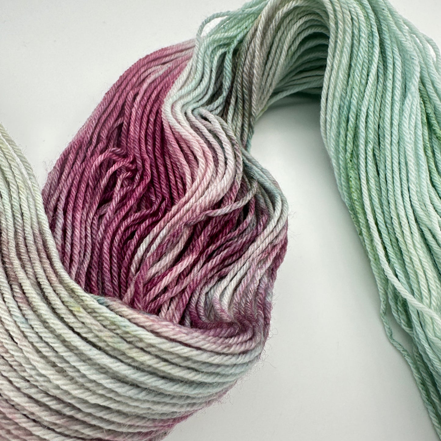 Handgefärbte Sockenwolle,  4-fach Wolle, 100 g, Nr. 137