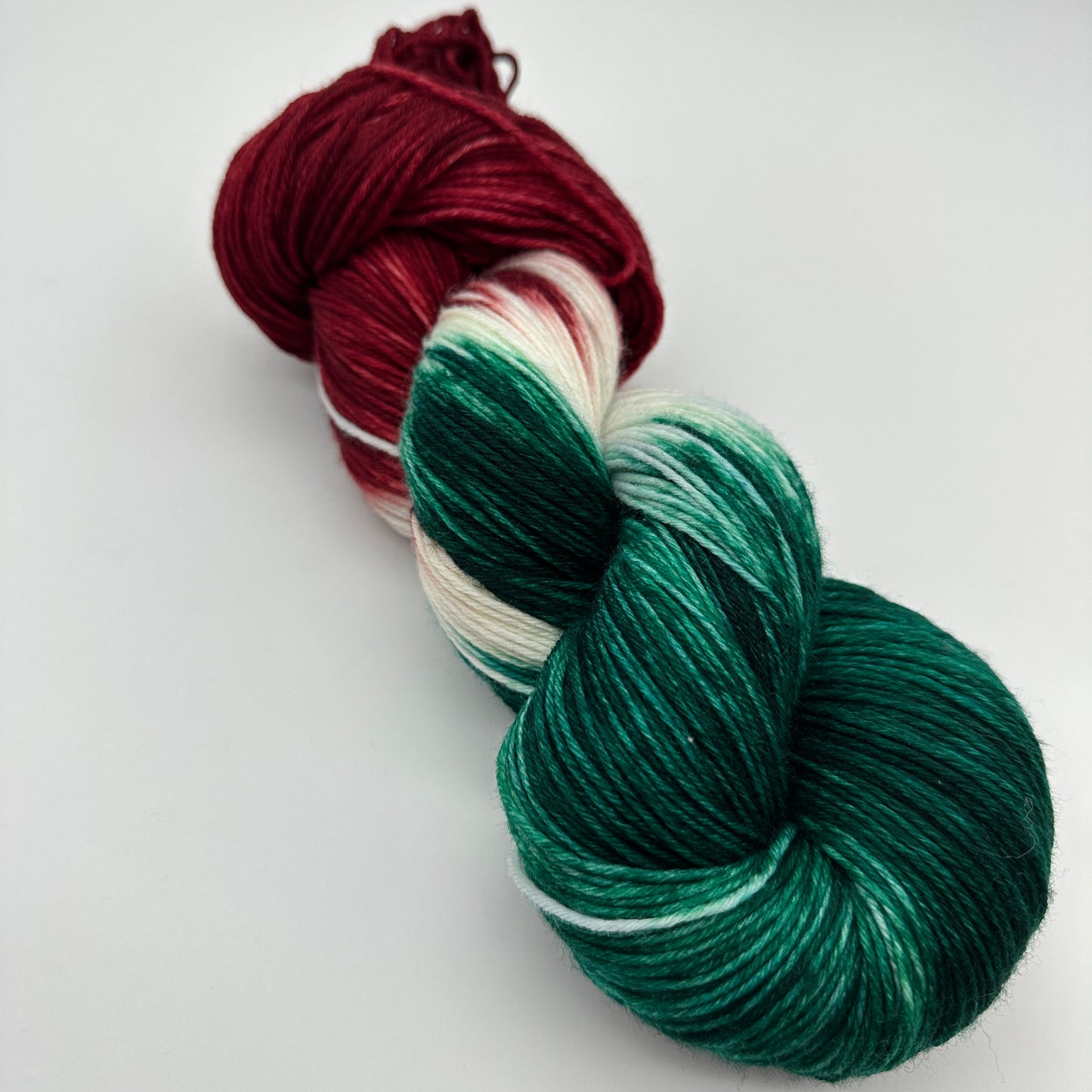 Unperfekte Schönheit Nr. 11B – Handgefärbte Sockenwolle 6-fach, 150 g Sonderpreis