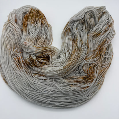 Zweite-Chance-Strang Nr. 30A – Handgefärbte Sockenwolle 4-fach, 100 g Sonderpreis