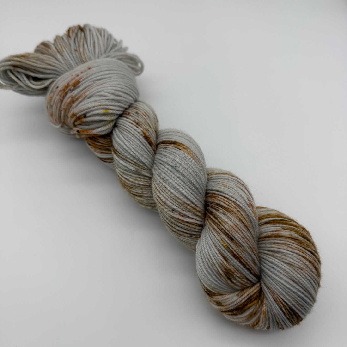 Zweite-Chance-Strang Nr. 30A – Handgefärbte Sockenwolle 4-fach, 100 g Sonderpreis