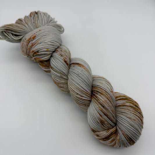 Zweite-Chance-Strang Nr. 30A – Handgefärbte Sockenwolle 4-fach, 100 g Sonderpreis