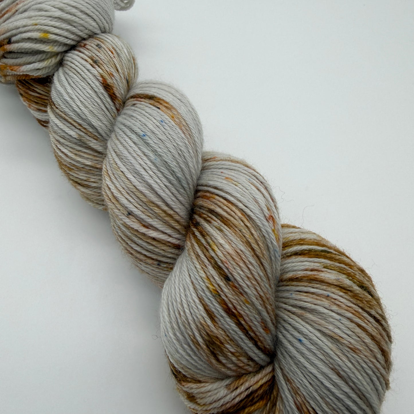 Zweite-Chance-Strang Nr. 30A – Handgefärbte Sockenwolle 4-fach, 100 g Sonderpreis
