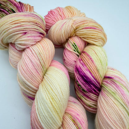 Handgefärbte Sockenwolle,  4-fach Wolle, 100 g, Nr. 30A