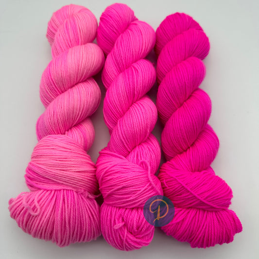 Fade Set "Junior in neon pink" 4-fach, 3 Stränge je 100g
