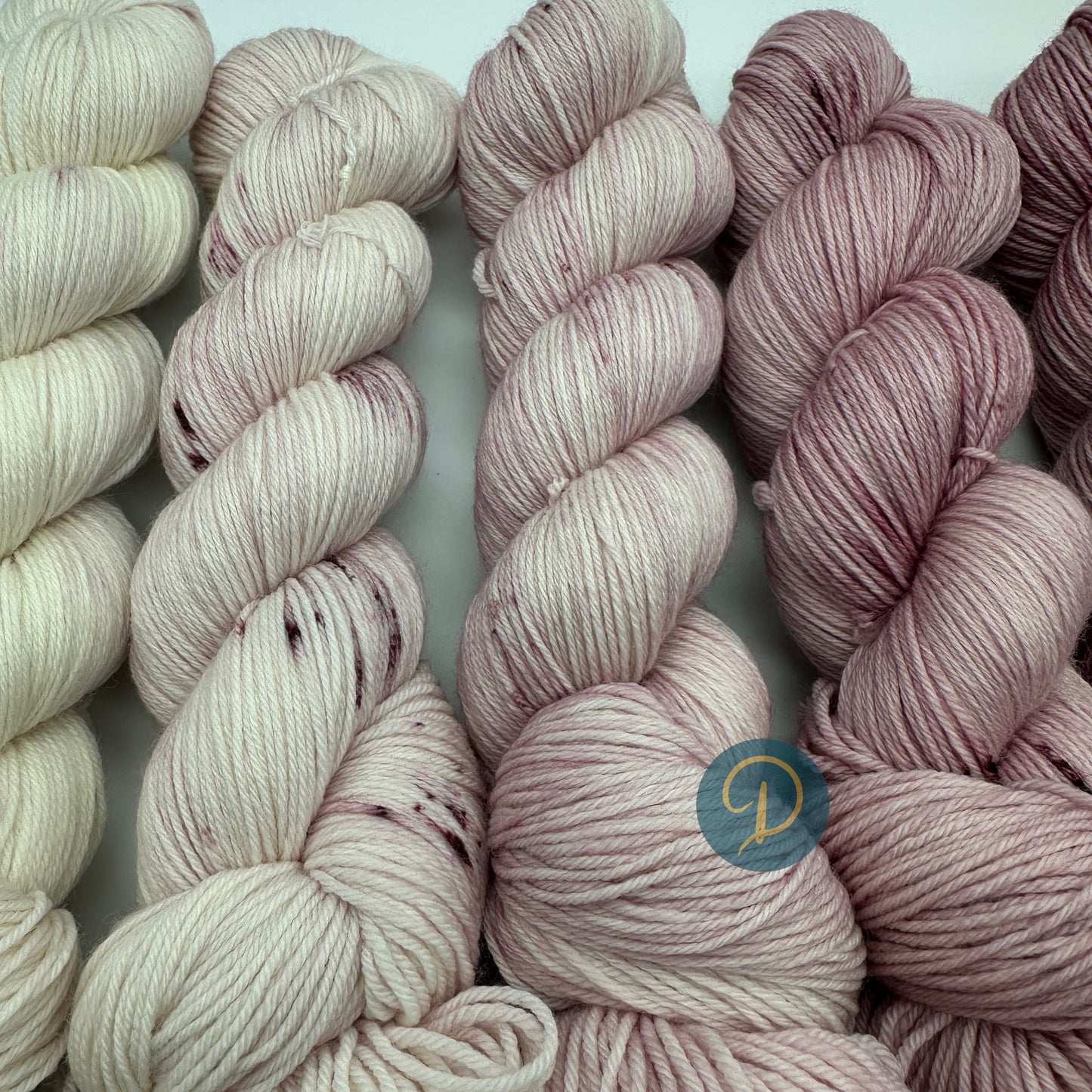 Fade Set 4-fach, handgefärbte Wolle, 6 Stränge x 100g, Nr. F11