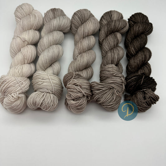 Fade Set "Hot Chocolate" 4-fach, 5 Stränge je 100g