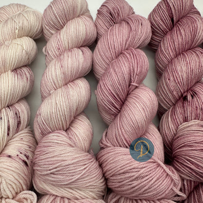 Fade Set 4-fach, handgefärbte Wolle, 6 Stränge x 100g, Nr. F11