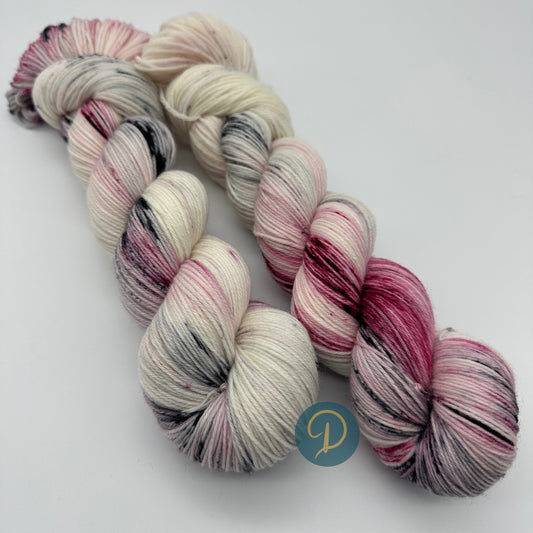 Handgefärbte Sockenwolle,  4-fach Wolle, 100 g, Nr. 100