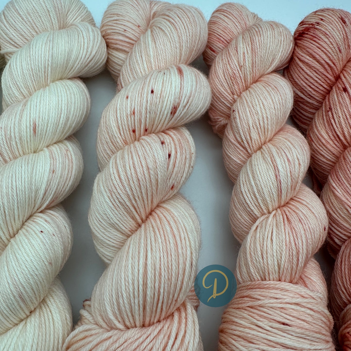 Fade Set 4-fach, handgefärbte Wolle, 6 Stränge x 100g, Nr. F7