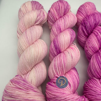 Fade Set, Handgefärbte Wolle, 4-fach, 6 Stränge x 100g - F1