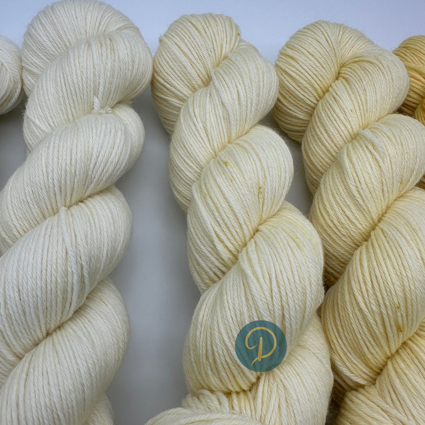 Fade Set, handgefärbte Wolle, 4-fach, 5 Stränge je 100g, F10